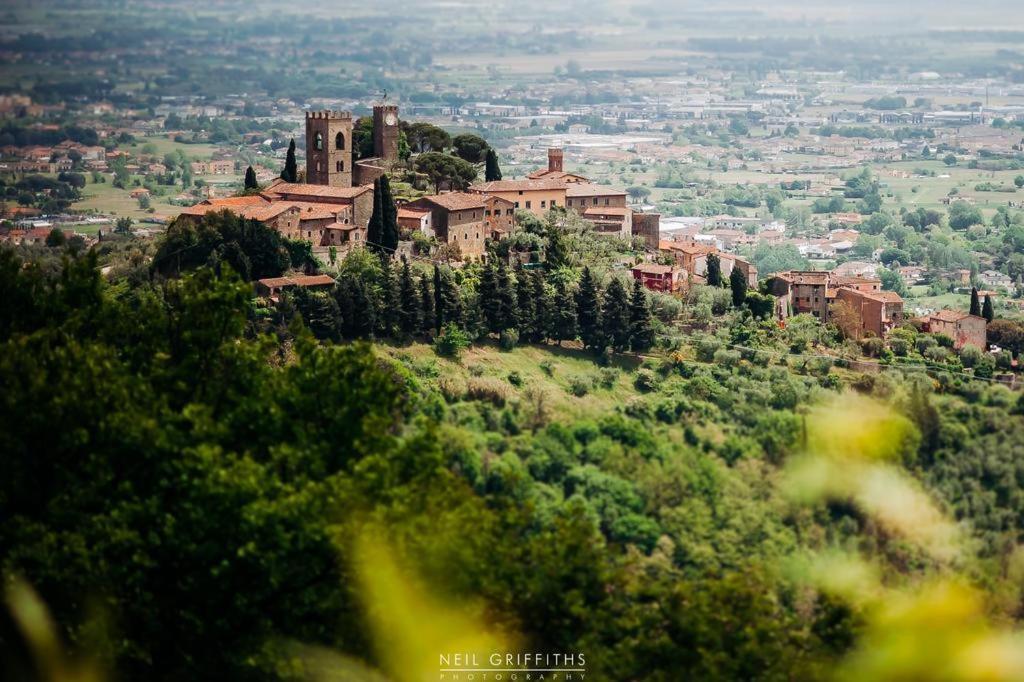 La Magione Dei Todaro ボルゴ・ア・ブッジャーノ エクステリア 写真